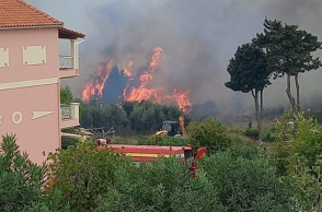 Καλύτερη η εικόνα από τη φωτιά στον Άγιο Στέφανο Κέρκυρας - Ενισχύθηκαν οι πυροσβεστικές δυνάμεις