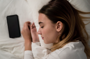 Snooze button: μήπως τελικά δεν είναι κακό;