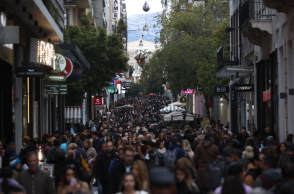 Χριστούγεννα 2023: Ποιο θα είναι το ωράριο των καταστημάτων στις γιορτές