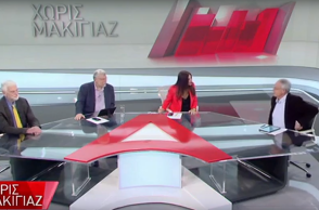 Γιάννης Λοβέρδος και Πάνος Ρήγας με τους δημοσιογράφους της εκπομπής στο Attica TV