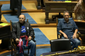 Οι δύο άνδρες δόθηκαν σε λάθος οικογένειες πριν από 70 χρόνια σε μαιευτήριο στον Καναδά