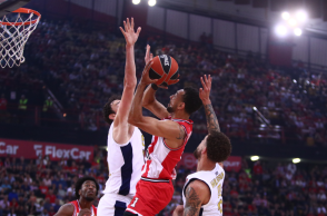 Ο Ολυμπιακός νίκησε τη Φενέρ και κατέλαβε την 5η θέση της κανονικής περιόδου της EuroLeague