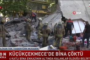 Εικόνα από τα τουρκικά ΜΜΕ από τις προσπάθειες διασωστών για την ανάσυρση των εγκλωβισμένων από τα συντρίμμια του κτιρίου που κατέρρευσε στην Κωνσταντινούπολη