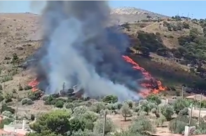 Φωτιά στην Κερατέα