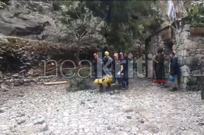 Εικόνες από την επιχείρηση της ΕΜΑΚ στο Φαράγγι της Σαμαριάς