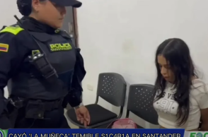 Χειροπέδες στην «Κούκλα», τη διαβόητη δολοφόνο της Κολομβίας