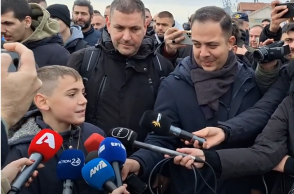 Ο 10χρονος που βούτηξε στον Θερμαϊκό για τα Θεοφάνεια στη Θεσσαλονίκη