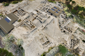 Φωτορεαλιστική απεικόνιση συνολικά των νέων στεγάστρων των βασιλικών διαμερισμάτων και των παλαιών ανακτόρων 