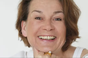 Συγγραφέας best seller βρέθηκε δολοφονημένη σε πλωτό σπίτι στο Αμβούργο