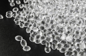 Τελικά τι γνωρίζουμε για τα μικροπλαστικά; Πώς εισχωρούν στο σώμα μας και τι κινδύνους κρύβουν