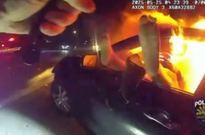 Αριζόνα: Αστυνομικός έσωσε κοπέλα από φλεγόμενο αυτοκίνητο 