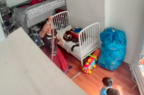 Η νταντά χτυπούσε τα παιδιά με ζώνη