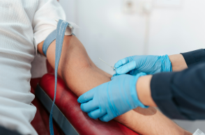 Ιστορική αλλαγή στην Αυστραλία: Καταργούνται οι περιορισμοί στις δωρεές αίματος και πλάσματος για ομοφυλόφιλους άνδρες