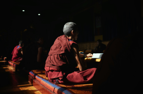 Σκάνδαλο στην Ταϊλάνδη: Γυναίκα εκβίαζε μοναχούς με ροζ βίντεο και φωτογραφίες