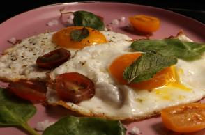 Πες μου πώς τρως το αυγό σου, να σου πω ποιος είσαι: Τι αποκαλύπτει η «ψυχολογία» των αυγών