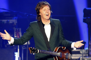 Ο Πολ ΜακΚάρτνεϊ εξομολογήθηκε ότι ένιωθε νεκρός μετά τη διάλυση των Beatles - Τι εκμυστηρεύτηκε στο νέο βιβλίο του «Wings: The Story of a Band on the Run»