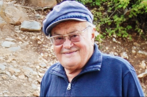 Πέθανε ο Νίκος Παπανικολάου