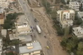 Εικόνα από το ρεπορτάζ του Ant1 για τις πλημμύρες του 1993 στα νότια προάστια της Αττικής