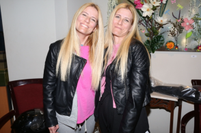 Λυγίσαμε και οι δύο - Οι αδερφές Ράντη προχώρησαν σε διπλή μαστεκτομή την ίδια ημέρα