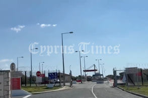 Κύπρος: Ηχούν σειρήνες στο Ακρωτήρι - Εκκενώνονται οι βάσεις