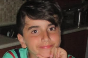 Ο 11χρονος Μάριος Σαλούκος σκοτώθηκε όταν αδέσποτη σφαίρα τον βρήκε στο κεφάλι κατά τη διάρκεια της καλοκαιρινής γιορτής του σχολείου του στο Μενίδι