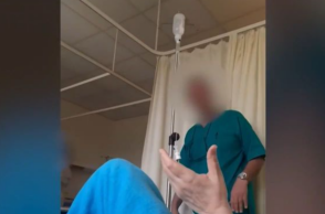 «Να δώσουμε ένα κατοστάρικο;»: Βίντεο με τον γιατρό που ζητούσε «φακελάκι» από ασθενή πριν χειρουργηθεί 