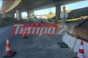 Πάτρα: Θρήνος στην κηδεία πατέρα και γιου - «Ήταν μια ζωή αγκαλιασμένοι»