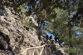 Χανιά: Απεγκλωβίστηκαν οι 8 εργαζόμενοι από το φαράγγι της Σαμαριάς