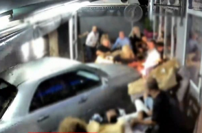 Θεσσαλονίκη: Ελεύθερος ο οδηγός που «μπούκαρε» με το αυτοκίνητο σε ταβέρνα - Αναβλήθηκε ξανά η δίκη
