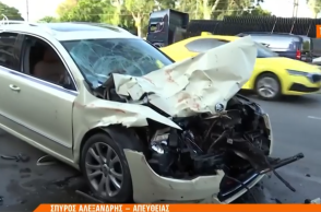 Το ταξί μετά το τροχαίο δυστύχημα