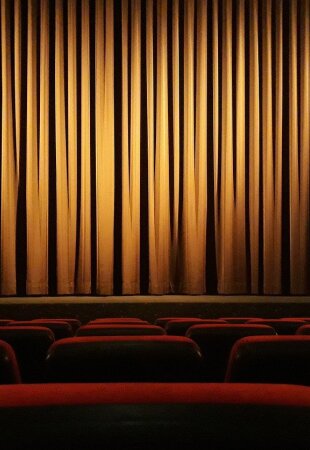 Ο ιστορικός κινηματογράφος «Embassy» ανοίγει ξανά ως χώρος πολιτισμού στο Κολωνάκι