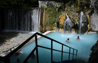 Ιαματικά λουτρά Πόζαρ. 