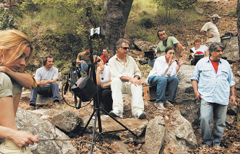 Ο σκηνοθέτης Σωτήρης Γκορίτσας δίνει το ημερολόγιο των γυρισμάτων της ταινίας του «Παρέες» στην Athens Voice