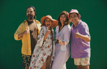 Καλιφόρνια Ντρίμιν 2,  20 χρόνια μετά του Βασίλη Κατσικονούρη, Σταύρος Καραγιάννης, Άννα Ελεφάντη, Στέλλα Ράπτη, Γιάννης Στόλλας