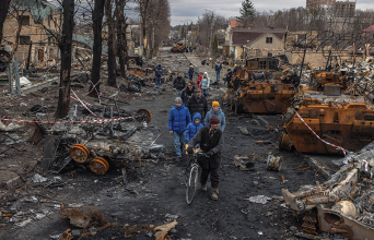 Κατά τη διάρκεια της ρωσικής εισβολής στην Ουκρανία, ρωσικά στρατεύματα εισήλθαν στη Μπούτσα όπου ξέσπασαν σκληρές μάχες. Στις 24 Μαρτίου 2022, η πόλη τιμήθηκε με τον τίτλο «Ηρωική πόλη της Ουκρανίας».