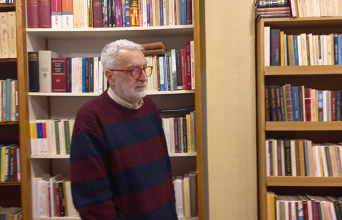 Παλαιοβιβλιοπωλείο των Αστέγων: Οι τρεις ζωές του Λεωνίδα Κουρσούμη