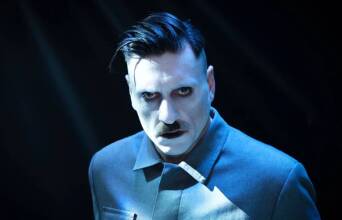 «Η άνοδος του Αρτούρο Ούι» του Μπέρτολτ Μπρεχτ σε σκηνοθεσία Άρη Μπινιάρη:Κριτική για την παράσταση στο Θέατρο ARK