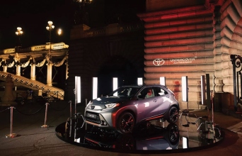 Toyota Aygo X UNDERCOVER: «Χάος» & «Ισορροπία» on the catwalk!  