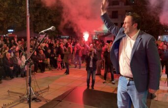 Με πυρσούς η προεκλογική συγκέντρωση του Στέφανου Παραστατίδη στην πλατεία Ειρήνης στο Κιλκίς