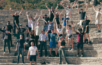 30 άνθρωποι από 20 χώρες ζουν νομαδικά στον Ζάρο της Κρήτης