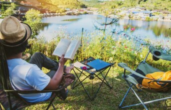 17 βιβλία ξένης λογοτεχνίας για το καλοκαίρι του 2024