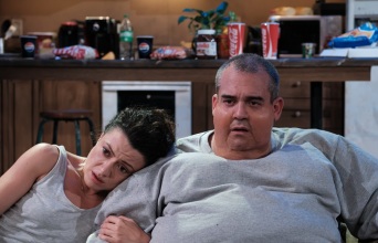 Ο Πυγμαλίων Δαδακαρίδης σκηνοθετεί και πρωταγωνιστεί στο έργο «Φάλαινα»