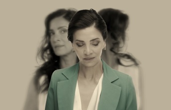 Η Κατερίνα Λέχου πρωταγωνιστεί στην παράσταση «Linda» στο Θεάτρο Επί Κολωνώ