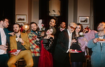 Το Merde! του Suyako στο Δημοτικό Θέατρο Πειραιά