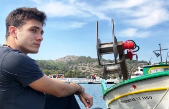 Ο Γιώργος Κακοσαίος μάς μιλά για τη δική του Σύμη