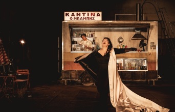 H Λυδία Κονιόρδου στην παράσταση «Ελένη-η δίκη μιας πόρνης»