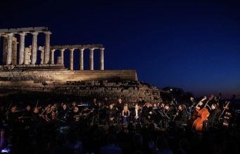 Σταύρος Ξαρχάκος: Το Ταξίδι στο Φως στο Ηρώδειο 