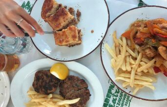 16 καφενεία, ταβέρνες κι εστιατόρια για να φας οικονομικά και χορταστικά