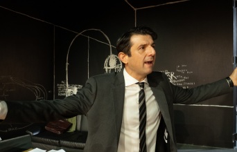 Ο Μιχάλης Οικονόμου πρωταγωνιστεί στον Εχθρό του Λαού του Οστενμάιερ στο Κνωσός