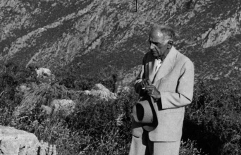 Ο Δημήτρης Πικιώνης στους Δελφούς